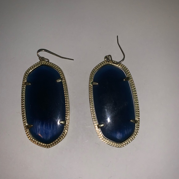 Kendra Scott Danielle Earrings - Picture 2 of 2